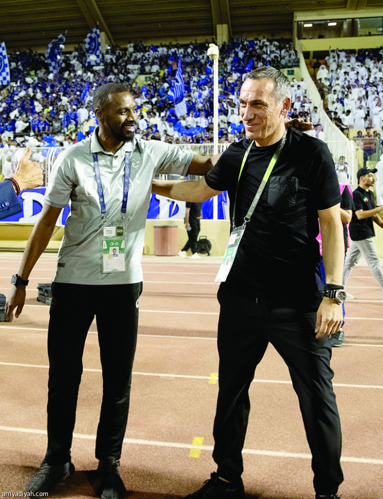 الهلال يكسب الصدارة.. 
ويخسر الدفاع