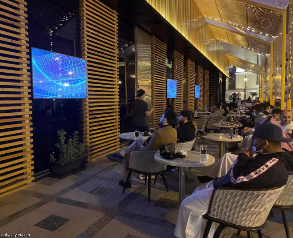 مقاهي الرياض تستقبل جمهور السوبر