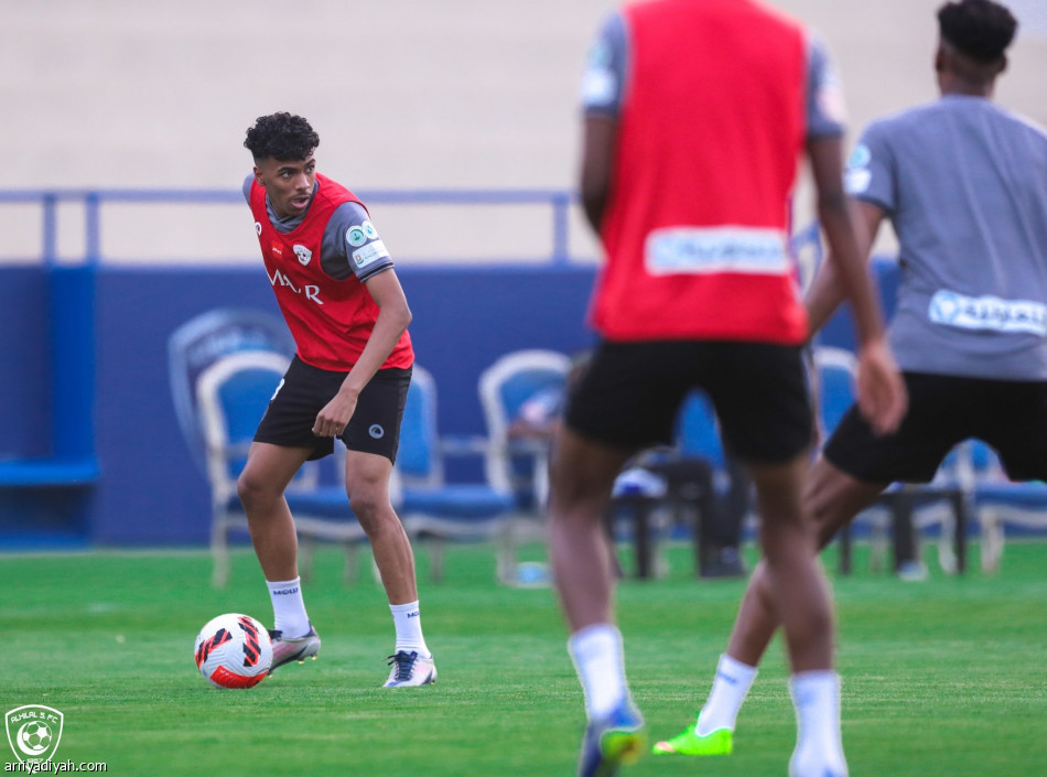 الهلال.. دياز يناور قبل النهائي