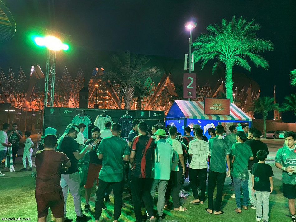 شبح الهبوط 
يخيّم على الأهلي