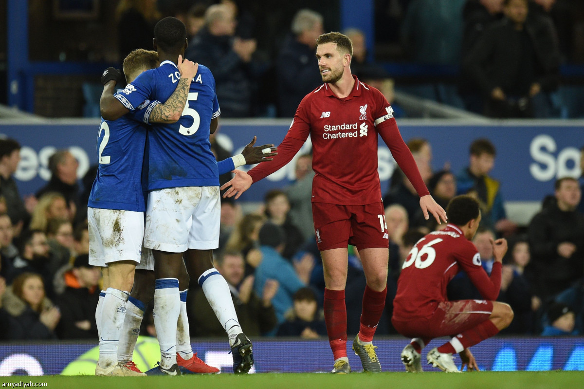 ليفربول يفرط في الصدارة