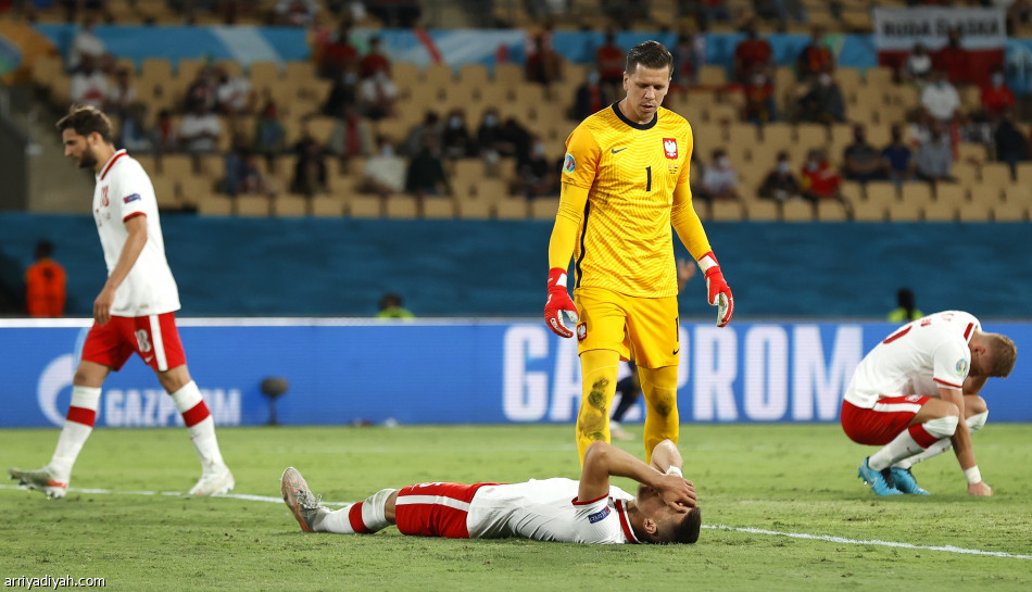 ليفاندوفسكي يقود بولندا إلى تعادل إسبانيا