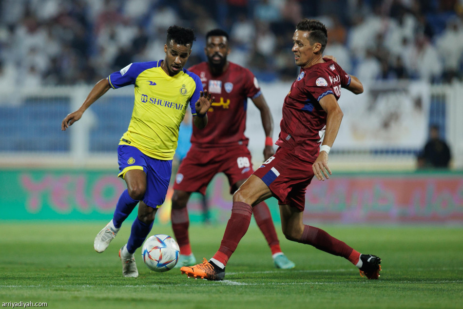 النصر يستعرض بثلاثية أبها