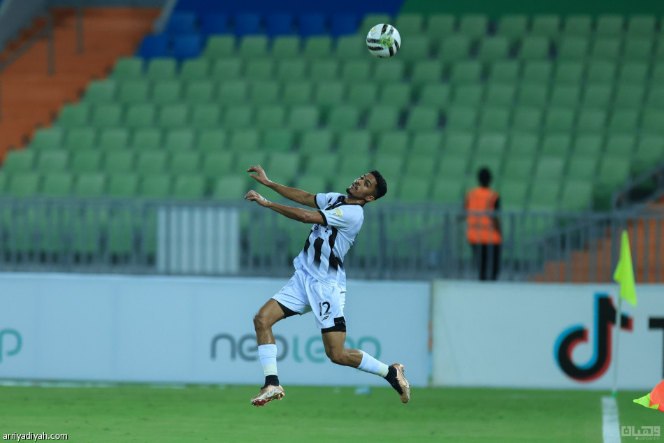 دوري يلو.. الأهلي يعبر هجر بثلاثية