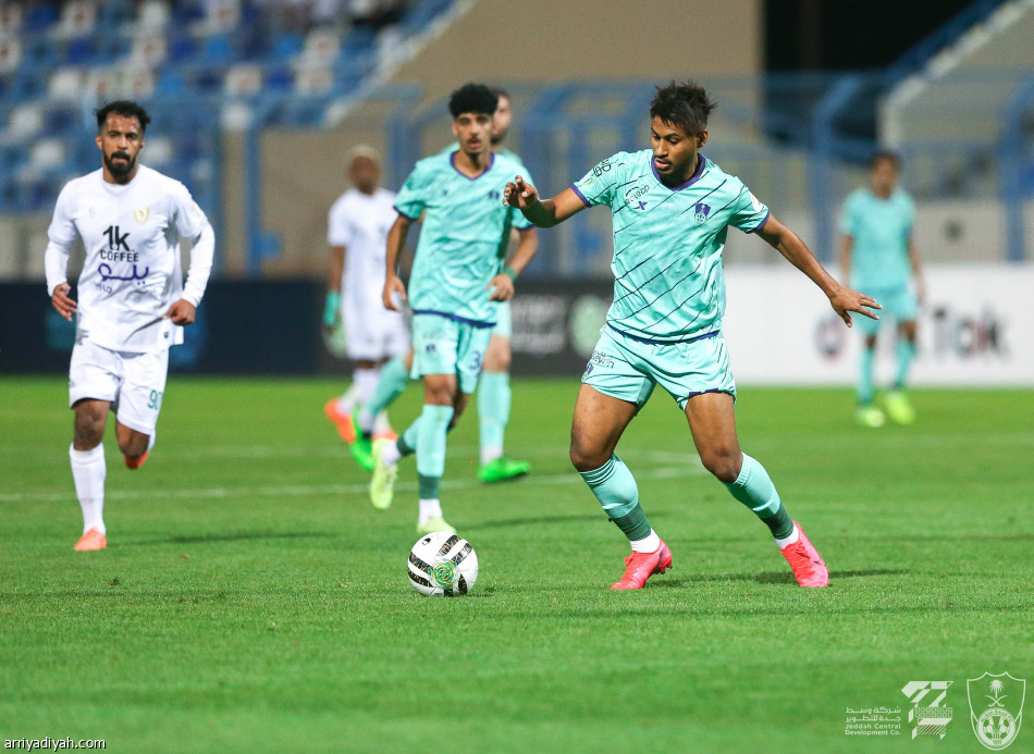 بثنائية نجران.. الأهلي يخطف صدارة «دوري يلو»