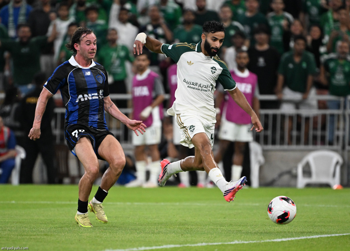 الأهلي ينتصر ويتأهل
