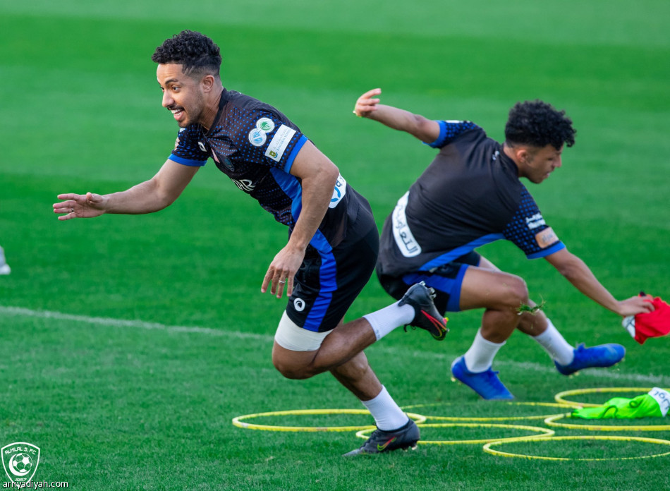 الشهري وكويلار وكنو يتقدمون بعثة الهلال