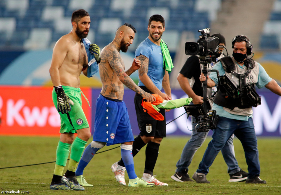 «هدف عكسي»  يمنح أوروجواي التعادل