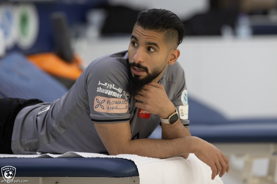 الفرج وسالم والشهراني خارج قائمة الهلال