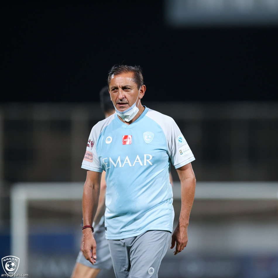الهلال يستعيد الثلاثي قبل الفتح