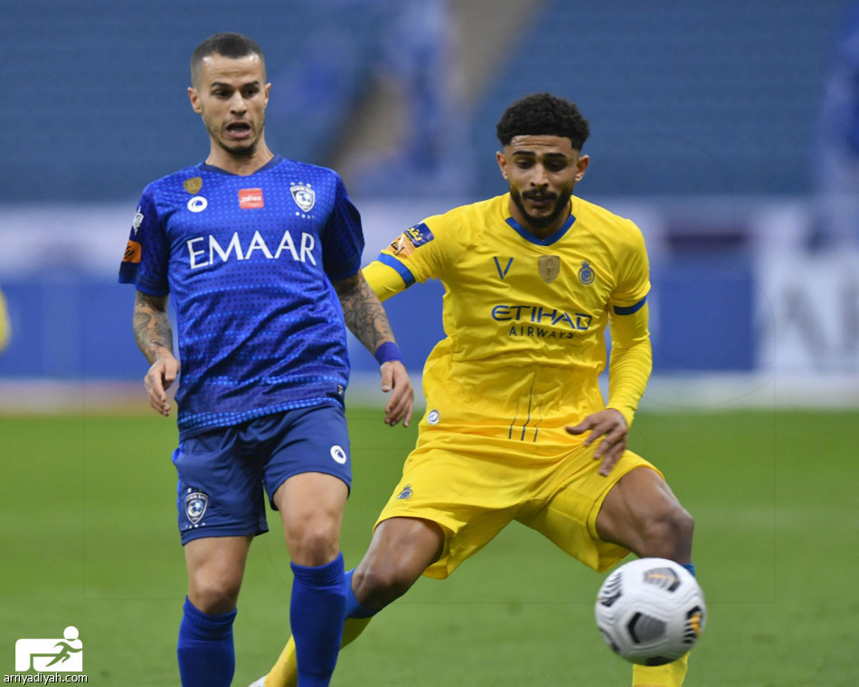 الهلال يهزم النصر دون مدرب