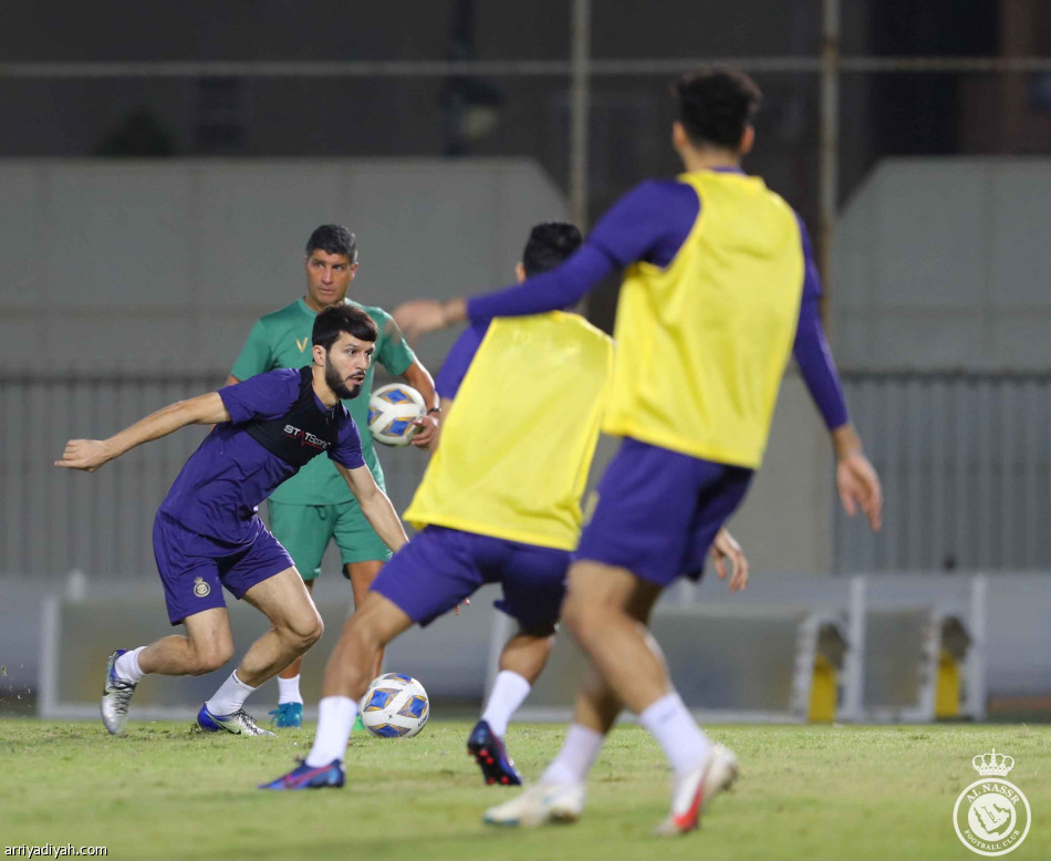 الأصفر أمام الإماراتيين..
3 انتصارات وعبور