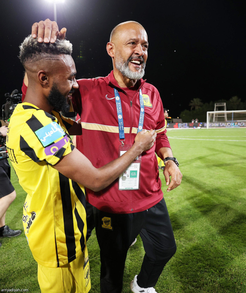 انتزع نقاط الفيحاء..
الاتحاد يلحق بالنصر والهلال