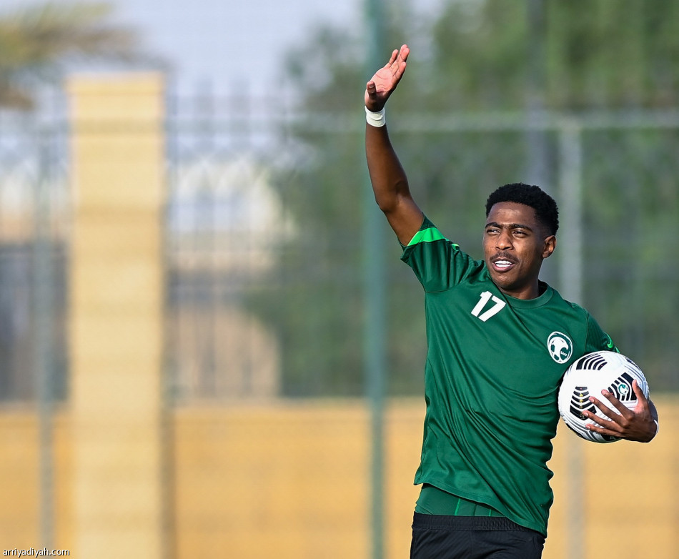الإصابة تبعد آل سليس عن الأولمبي