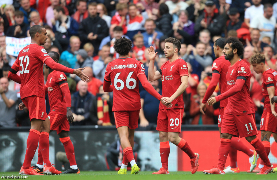 ليفربول ينفرد بصدارة الدوري الإنجليزي