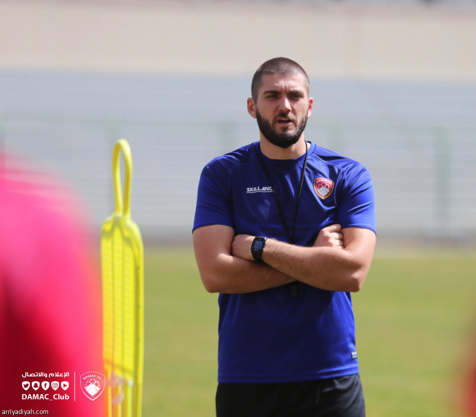 حزام يدعم ضمك قبل الهلال