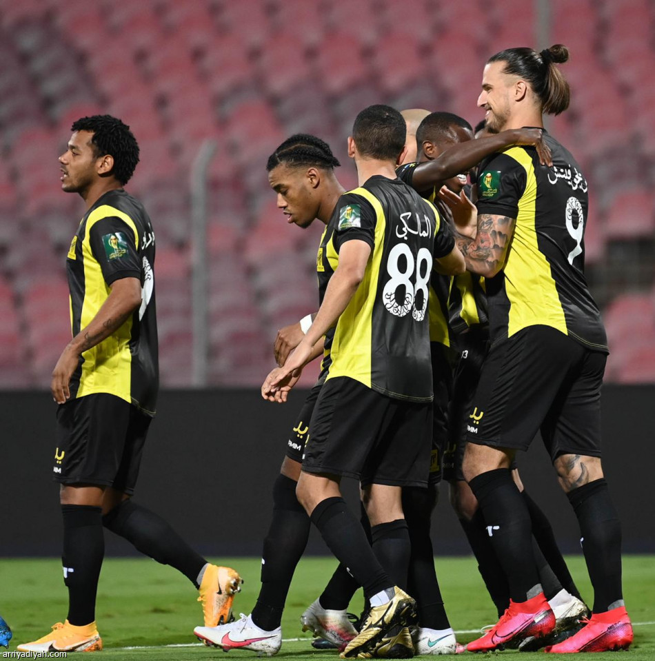 الاتحاد يكرر فوزه على الوحدة.. ويجتازه في الكأس