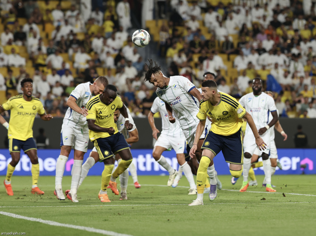 البطل يضرب