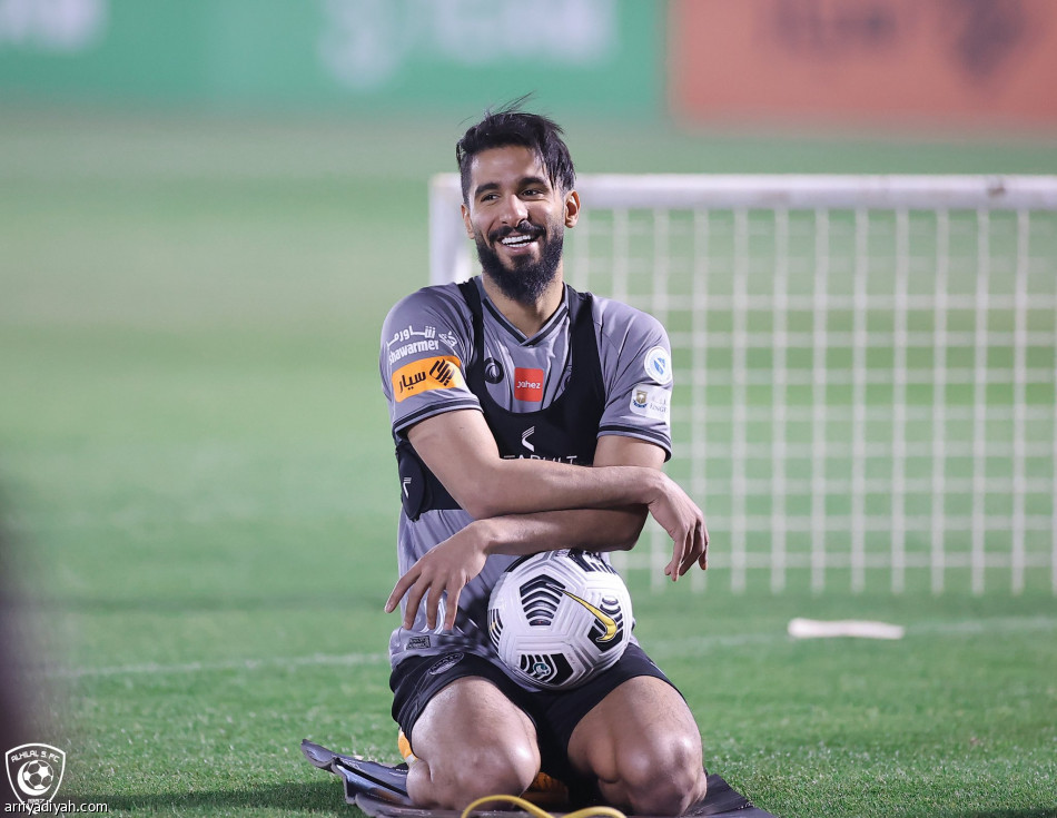 الهلال يدشن طقم التدريب الجديد