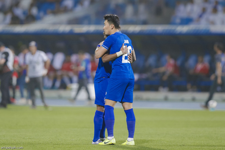 الهلال يبدأ  حملته الآسيوية بثنائية الشارقة
