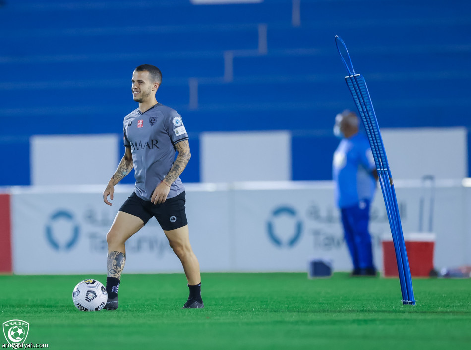 الهلال.. جانج وعطيف يقتربان من العودة