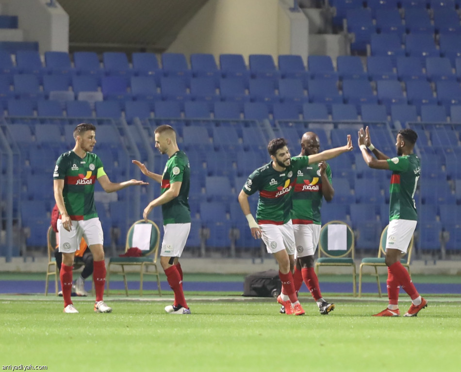 التعاون يعبر الفتح.. والباطن يحبط الاتفاق