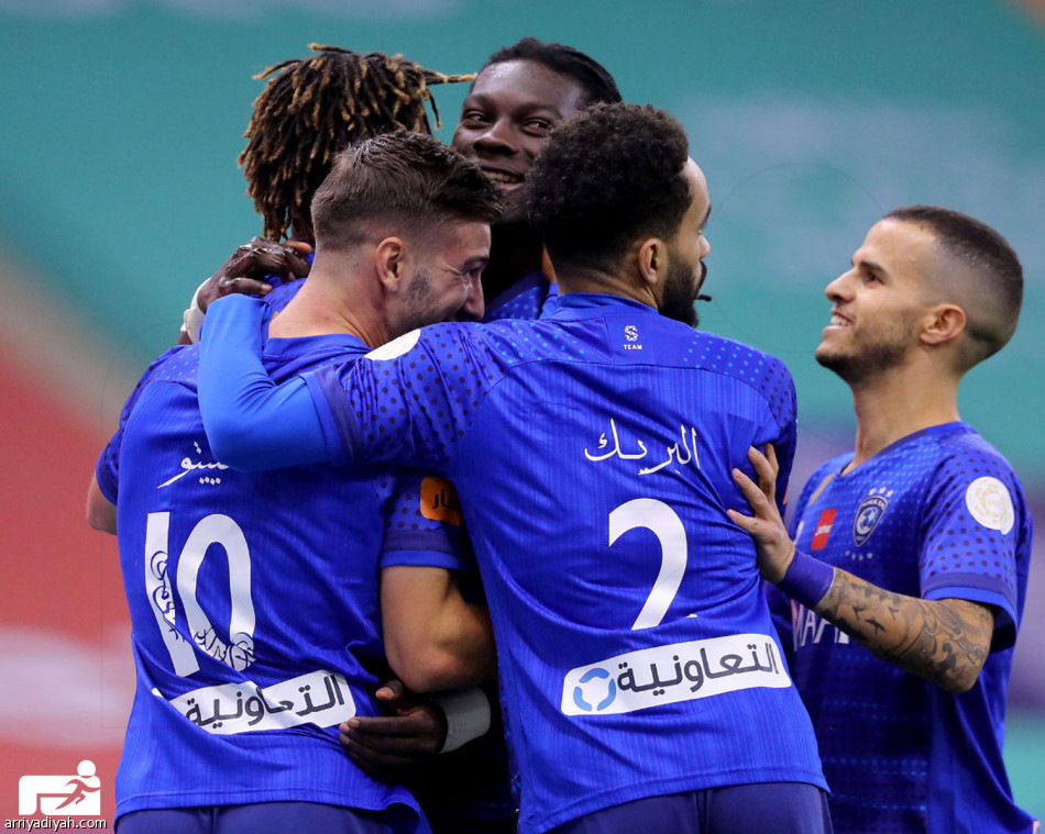 الهلال يهزم النصر دون مدرب