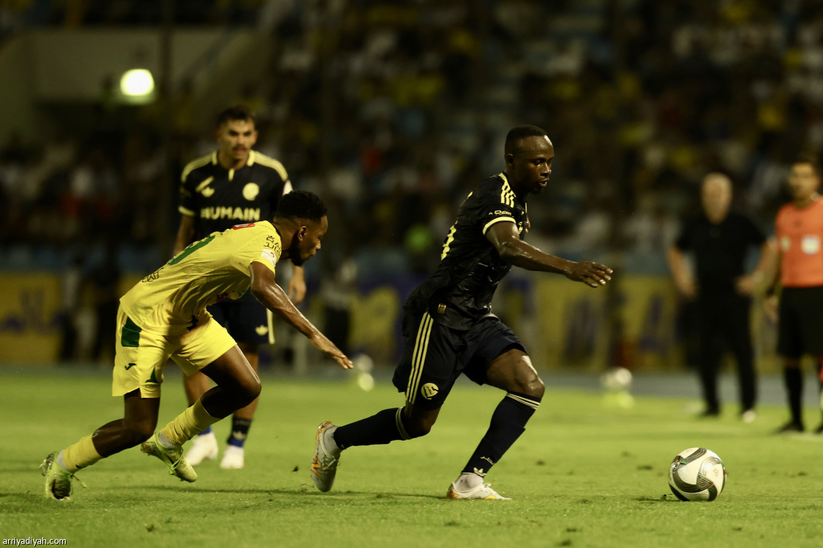 النصر يتعثر
