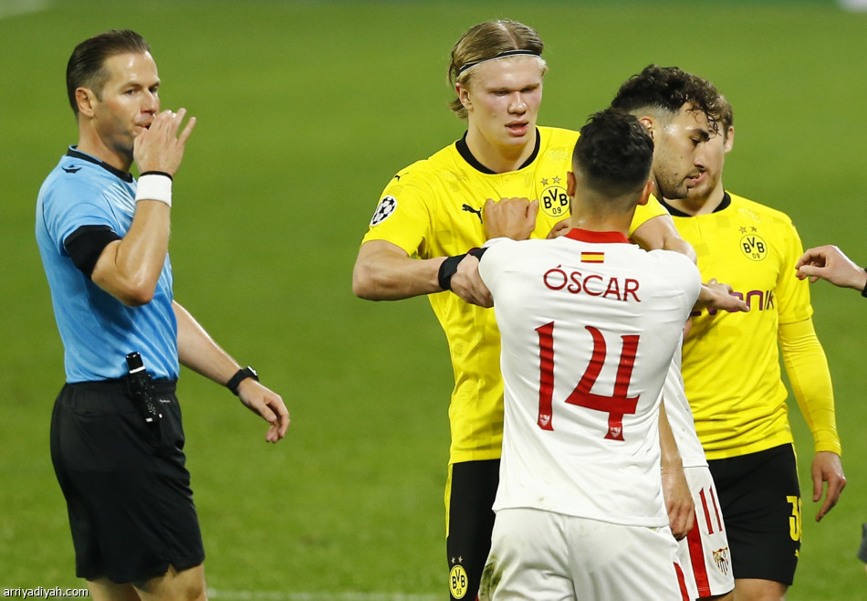 هالاند يقود دورتموند للانتصار على اشبيلية