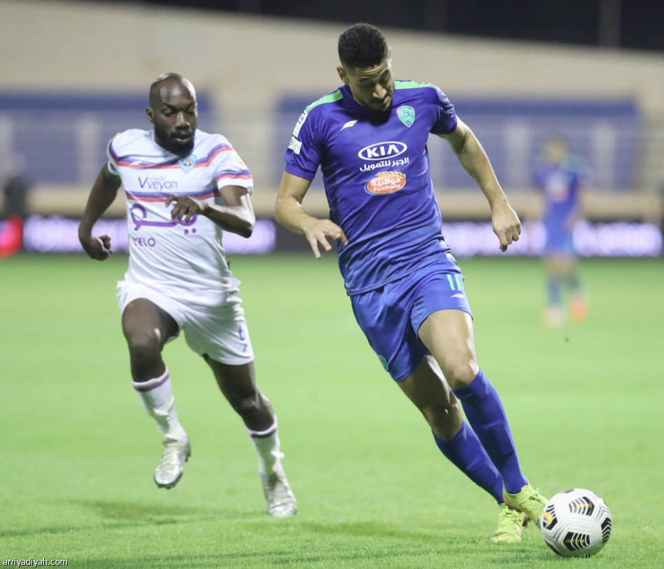 أبها يواصل التألق.. ويلحق الفتح بالنصر