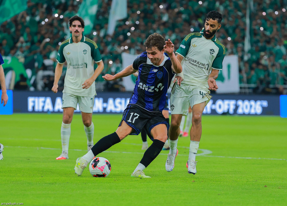 الأهلي ينتصر ويتأهل