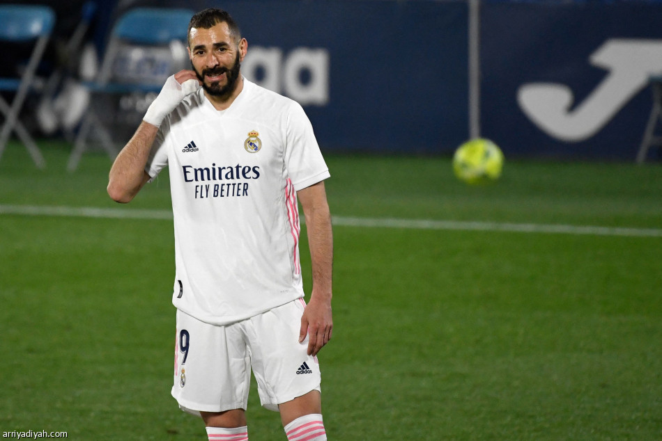 الريال يفقد نقطتين في سباق اللقب
