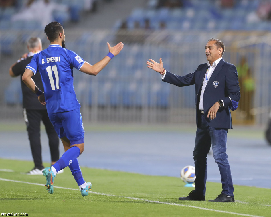 الهلال يبدأ  حملته الآسيوية بثنائية الشارقة