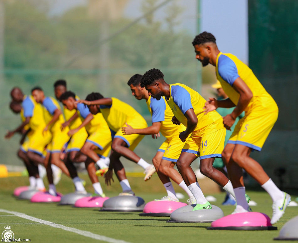 النصر.. جارسيا يختبر الأوزان
