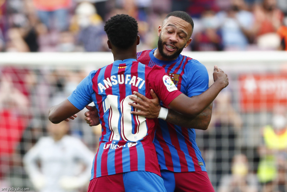 برشلونة يعود إلى الانتصارات.. وفاتي يدشن مسيرته بالرقم 10