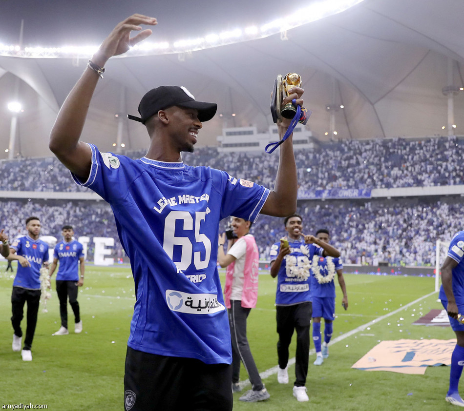 الفارق في 7 ألقاب..
الأهلي الأقل.. والاتحاد الأكثر
