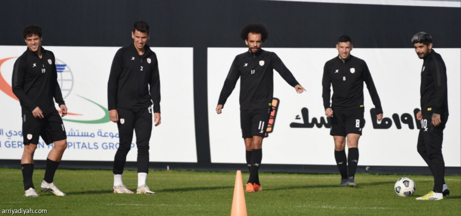 إيجور يقود دفاع الشباب أمام الهلال