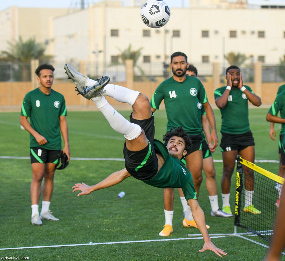 الإصابة تبعد آل سليس عن الأولمبي