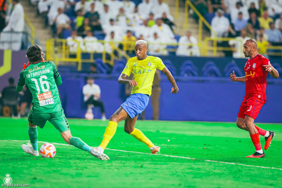 مواجهة رونالدو..
إيكامبي يحتفل مجددا