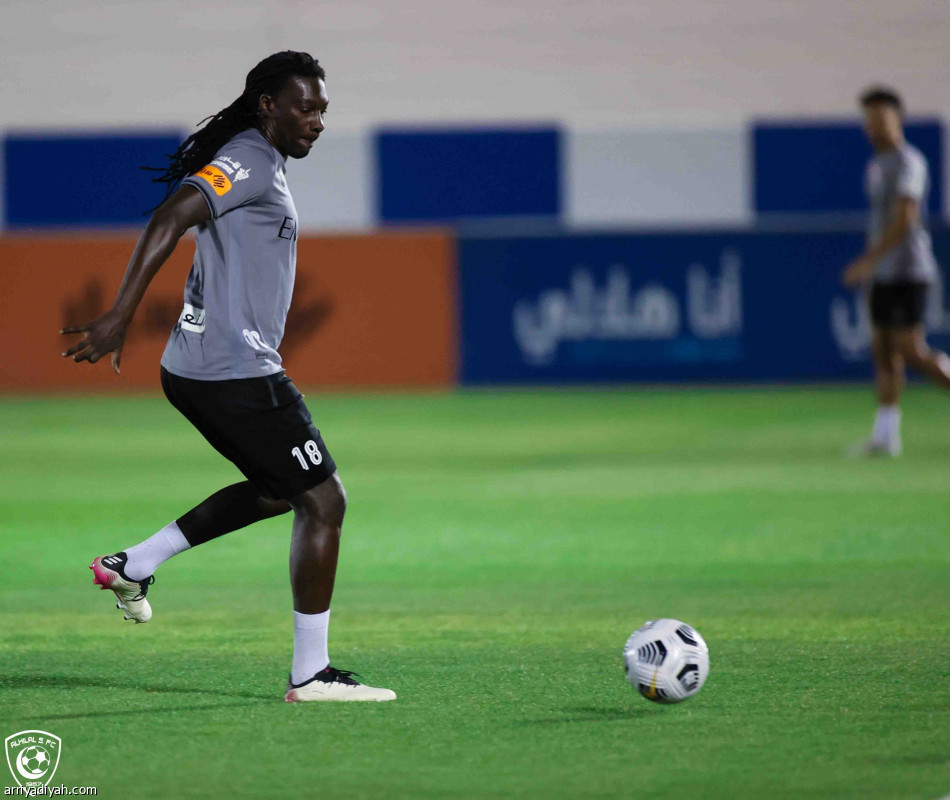 الهلال يفتح ملف التتويج