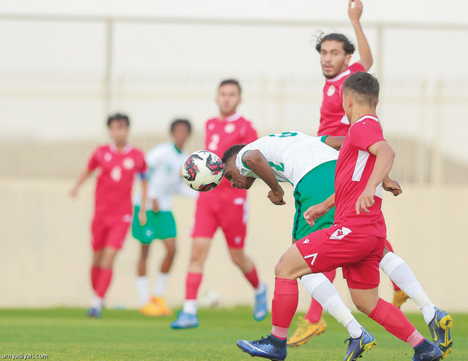 8 صقور
يتسلحون بخبرة الدوري