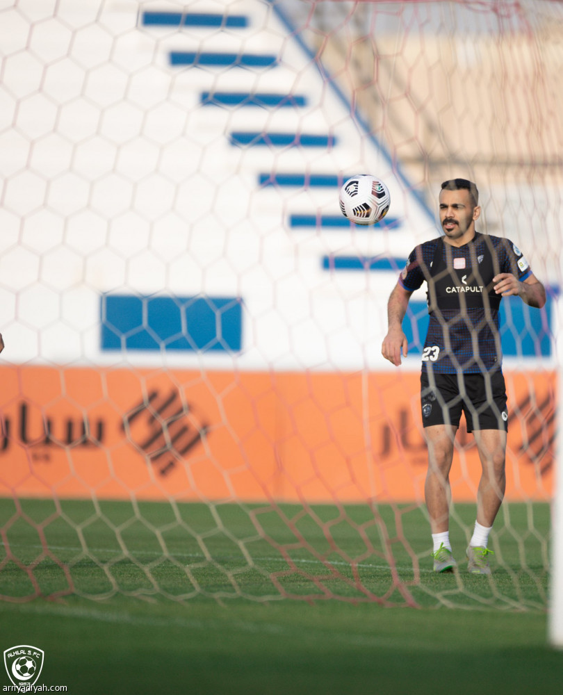 ميكالي يرفع لياقة لاعبي الهلال.. والعبدان يغيب