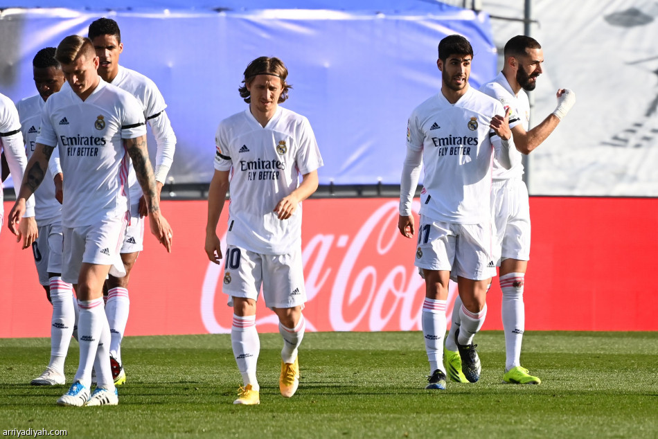 الريال يثأر من فالنسيا.. ويواصل ملاحقة أتلتيكو