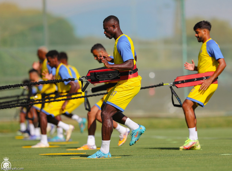 النصر.. جارسيا يختبر الأوزان
